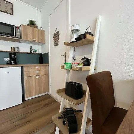 Cosy Proche شقة *